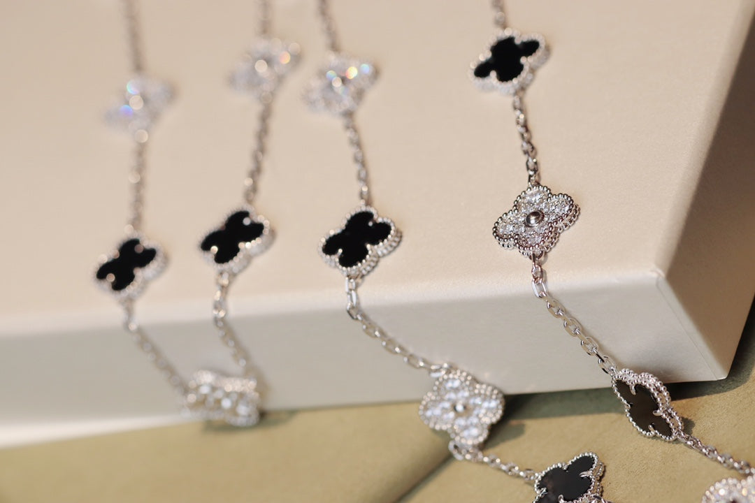 Van Cleef & Arpels CLOVER 20 MOTIFS ONYX DIAMOND SILVER