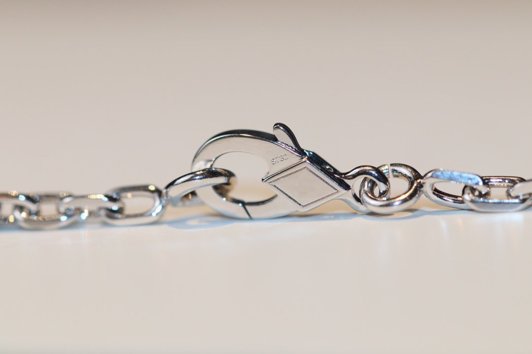 Van Cleef & Arpels CLOVER 20 MOTIFS ONYX DIAMOND SILVER