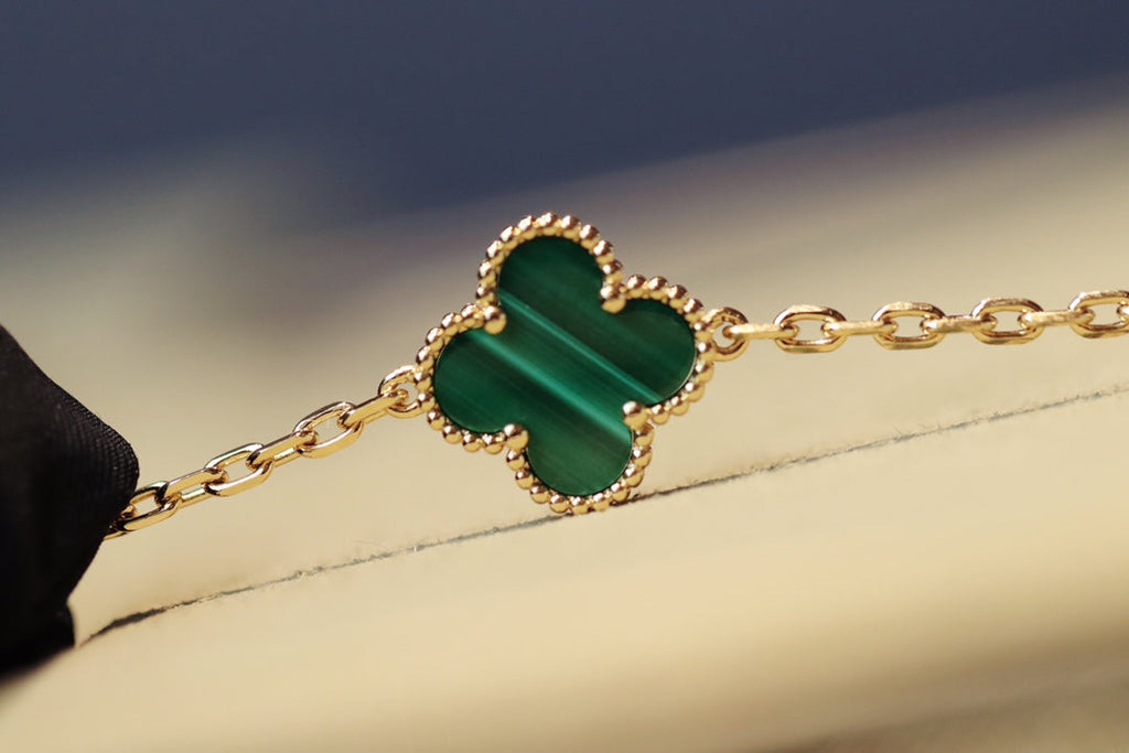 Van Cleef & Arpels CLOVER 20 MOTIFS MALACHITE DIAMOND GOLD