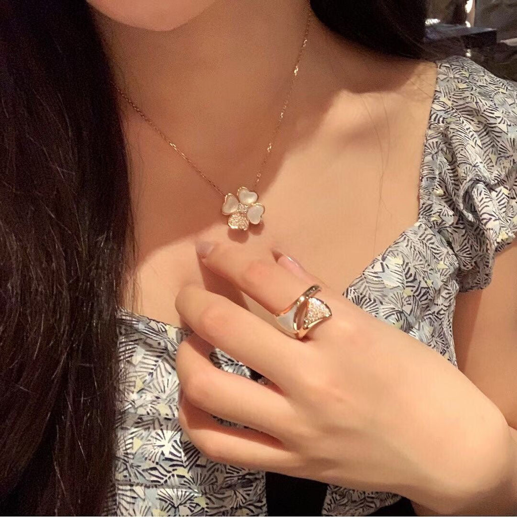 Van Cleef & Arpels CLOVER MOP DIAMOND PINK GOLD NECKLACE