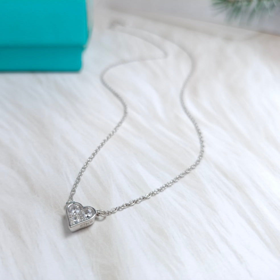 TIFFANY HEART 3 DIAMONDS PEDANT NECKLACE