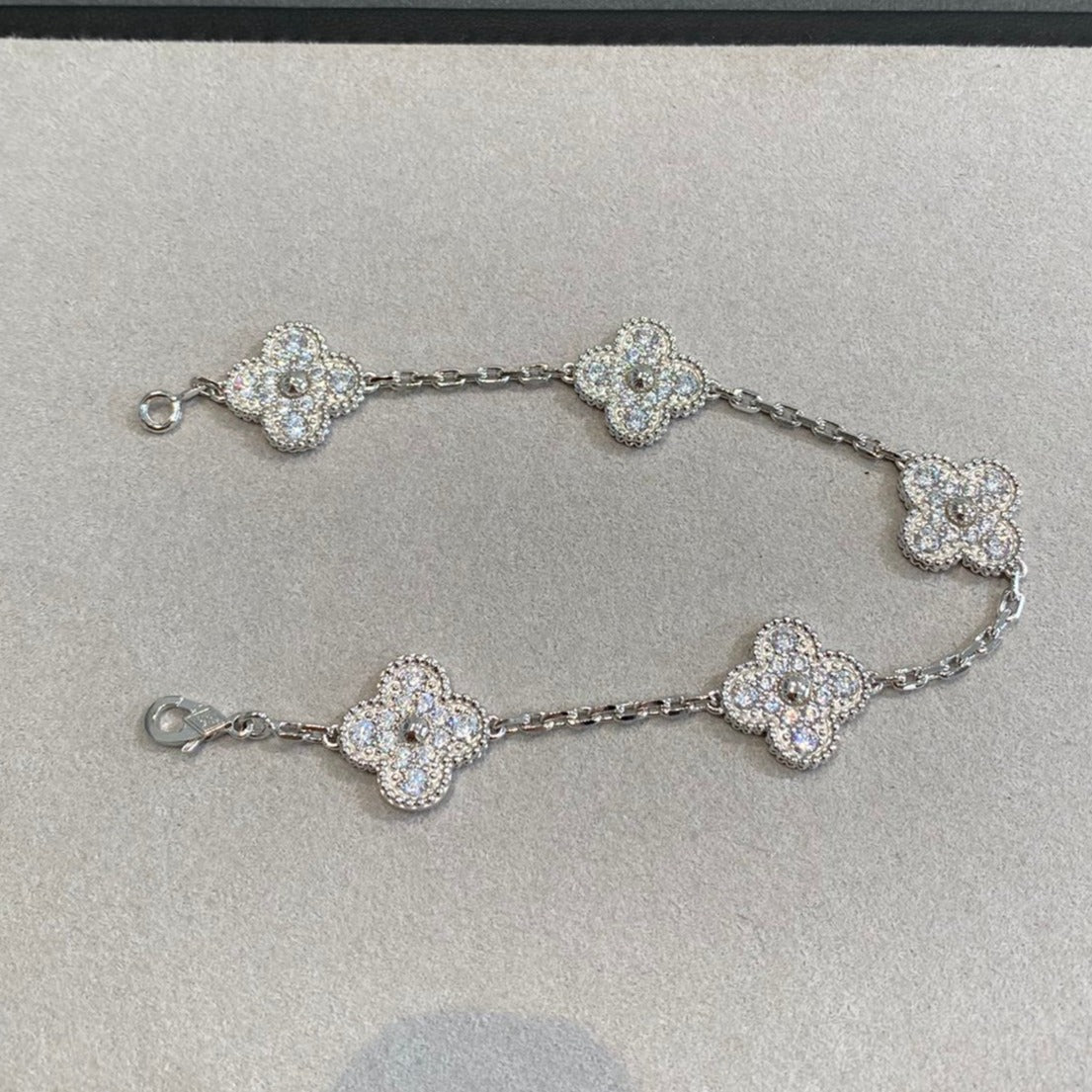 Van Cleef & Arpels CLOVER 5 MOTIFS SILVER DIAMOND BRACELET