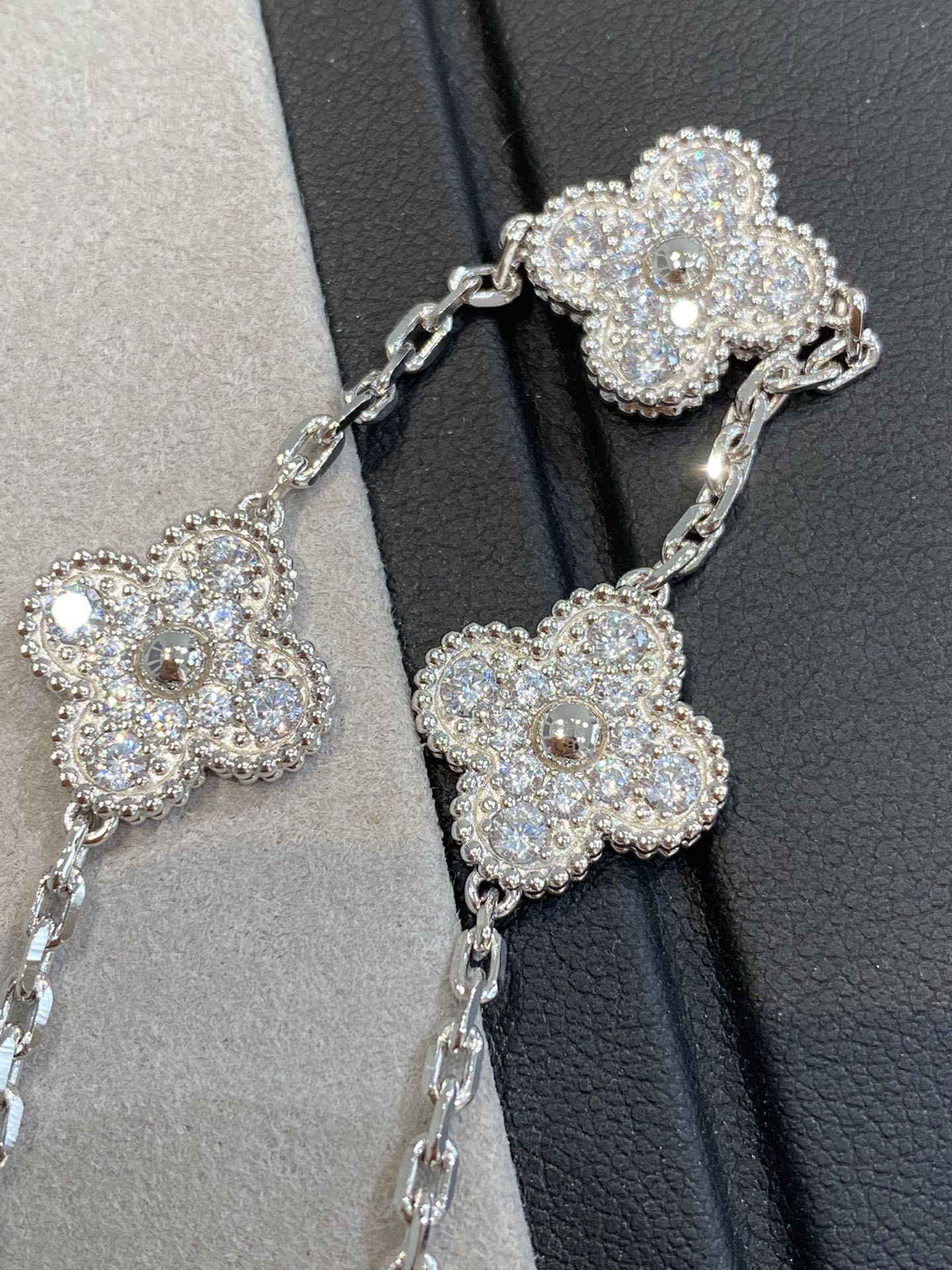 Van Cleef & Arpels CLOVER 5 MOTIFS SILVER DIAMOND BRACELET