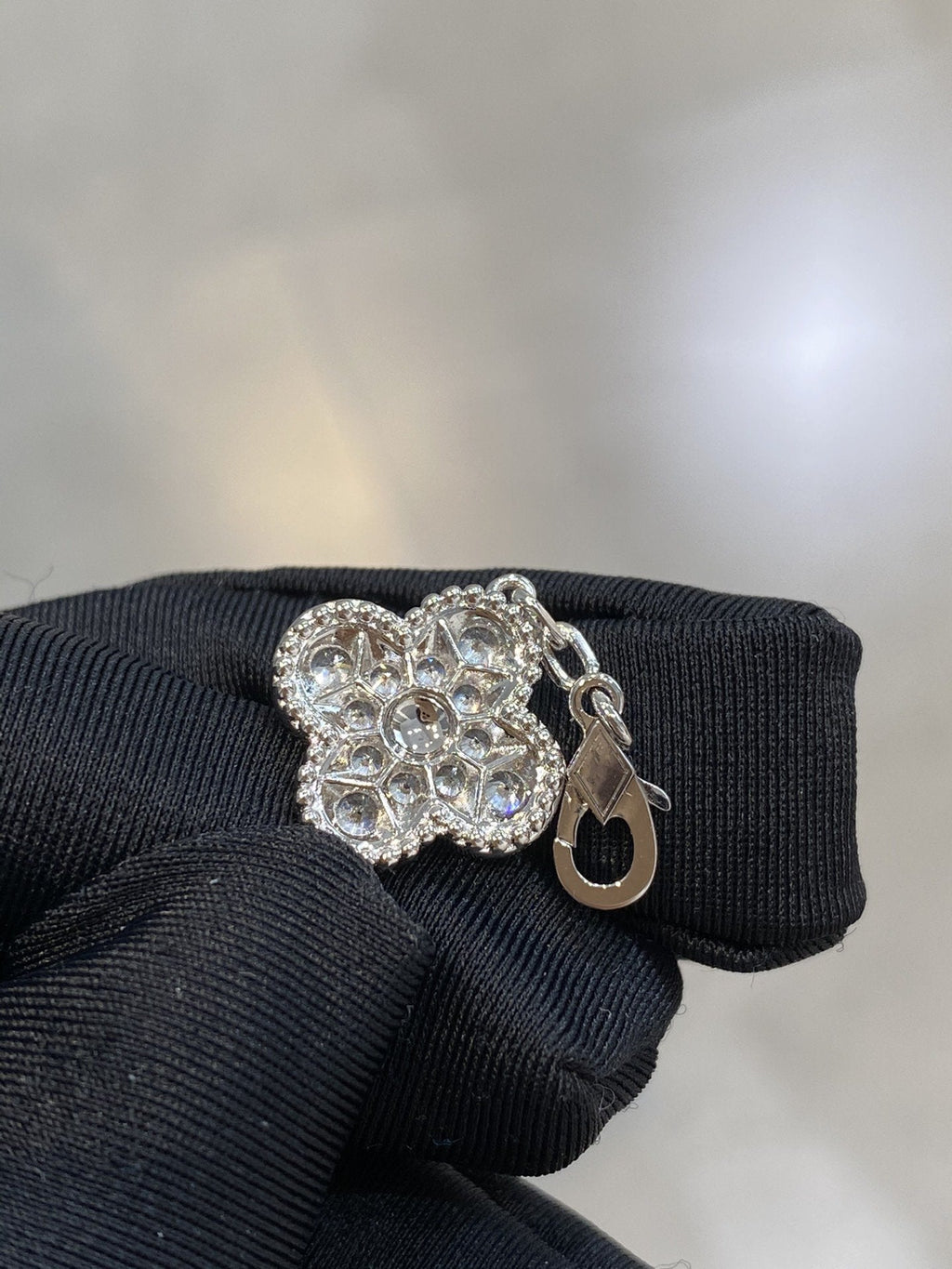 Van Cleef & Arpels CLOVER 5 MOTIFS SILVER DIAMOND BRACELET