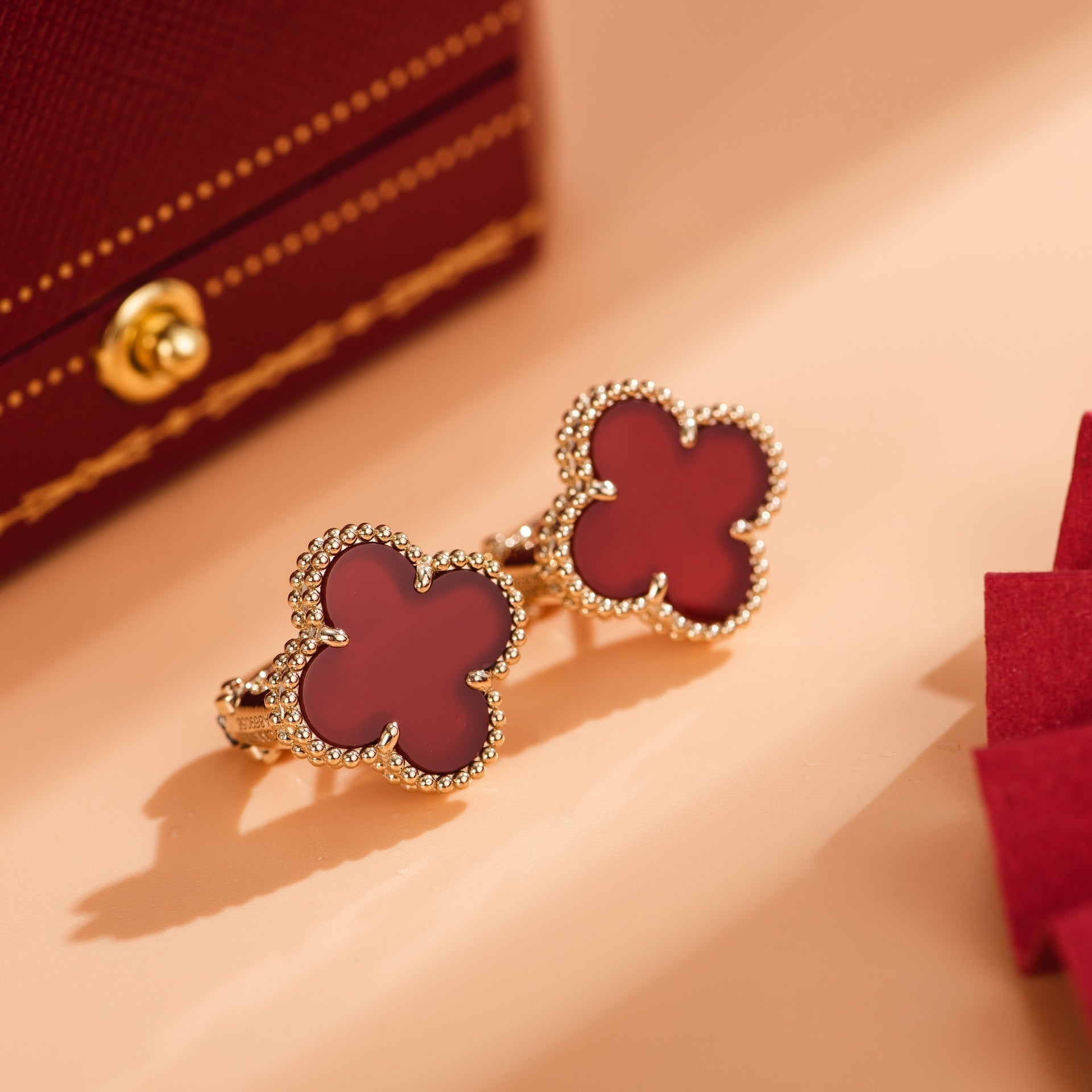 Van Cleef & Arpels CLOVER MEDIUM CARNELIAN PINK GODL EARRINGS