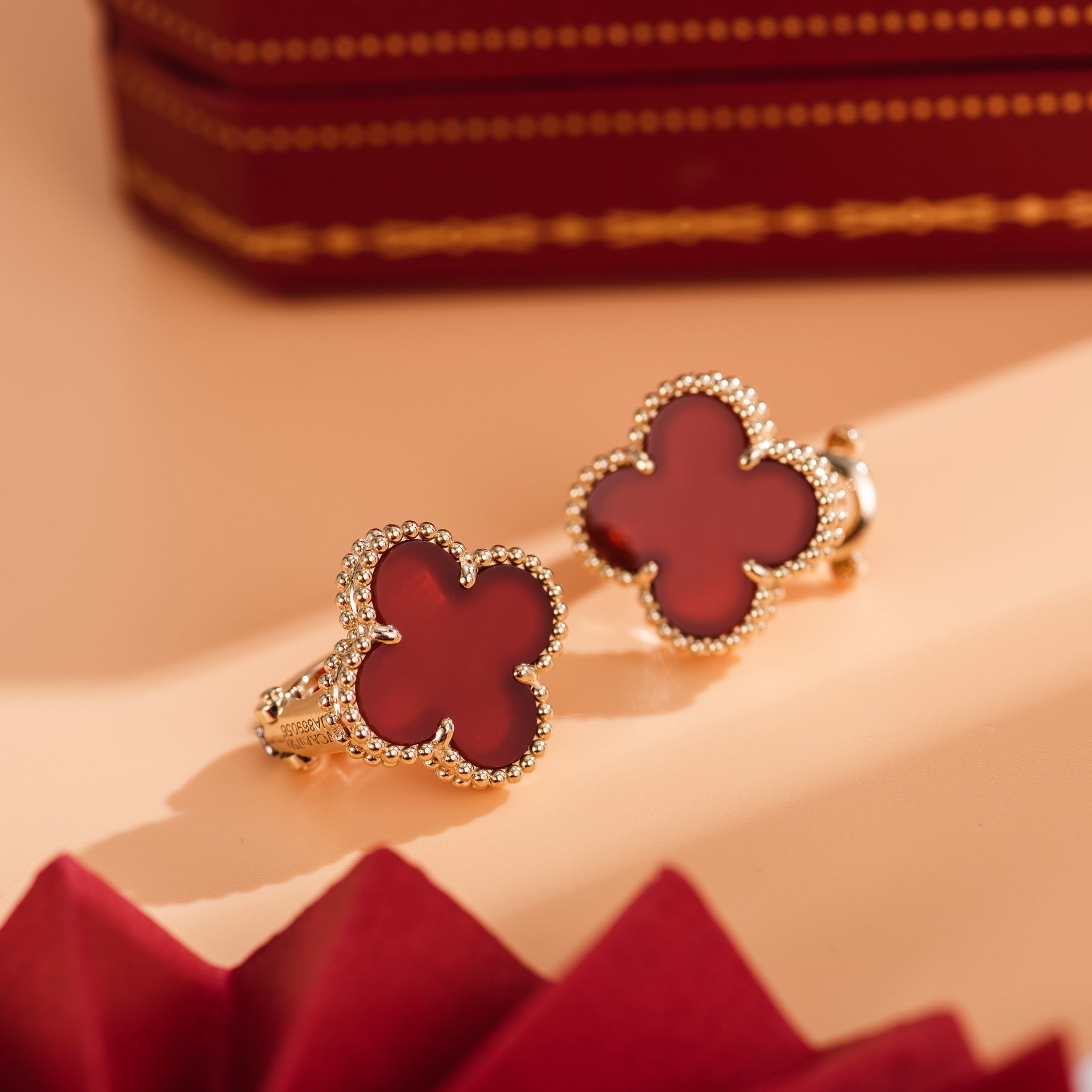 Van Cleef & Arpels CLOVER MEDIUM CARNELIAN PINK GODL EARRINGS