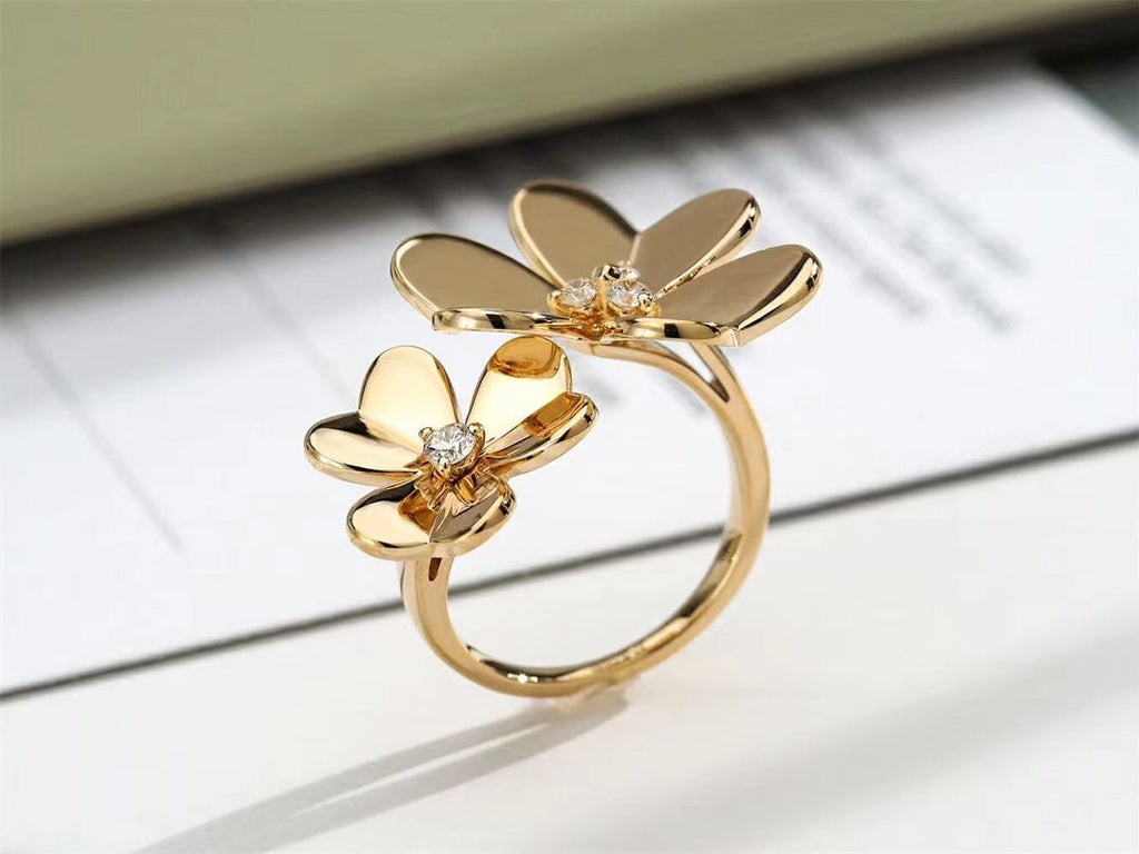 Van Cleef & Arpels CLOVER COMOS GOLD DIAMOND RING