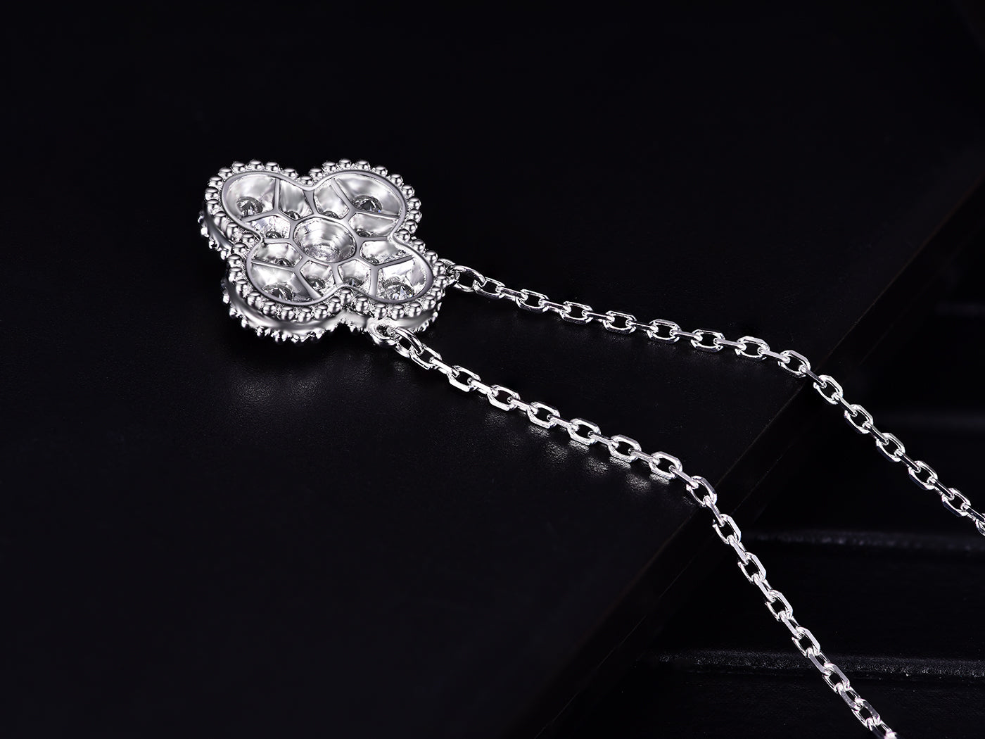 Van Cleef & Arpels CLOVER SILVER DIAMOND NECKLACE