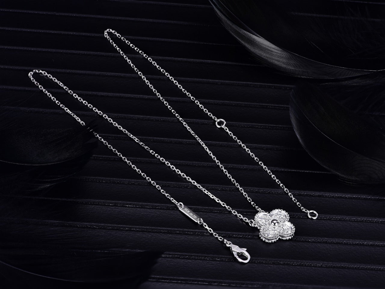 Van Cleef & Arpels CLOVER SILVER DIAMOND NECKLACE