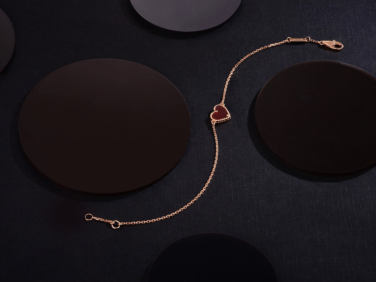 Van Cleef & Arpels HEART CARNELIAN PINK GOLD BRACELET