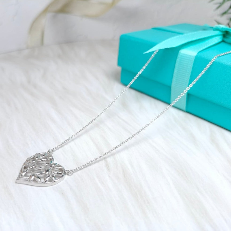 TIFFANY HEART LEAF PEDANT NECKLACE