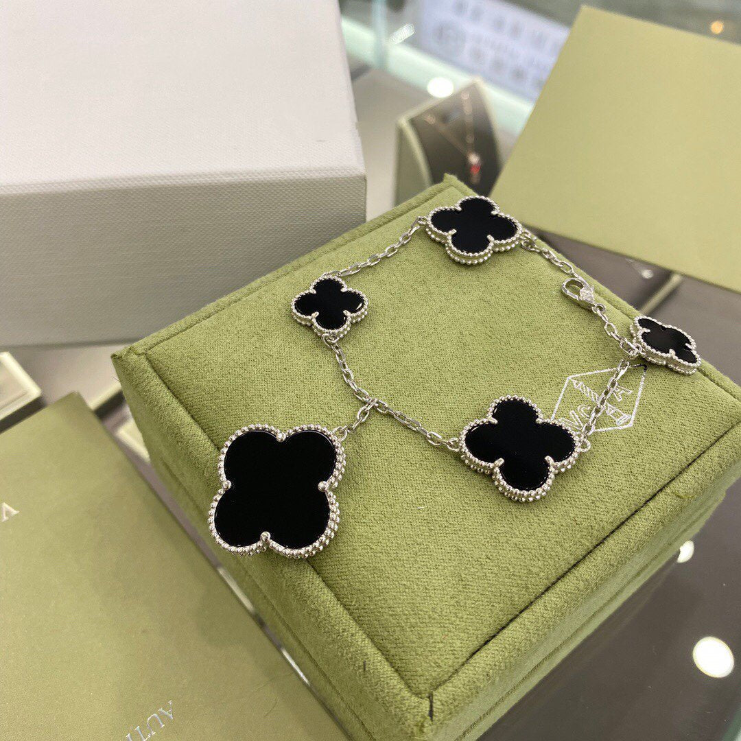 Van Cleef & Arpels CLOVER 5 MOTIFS SIVLER ONYX BRACELET