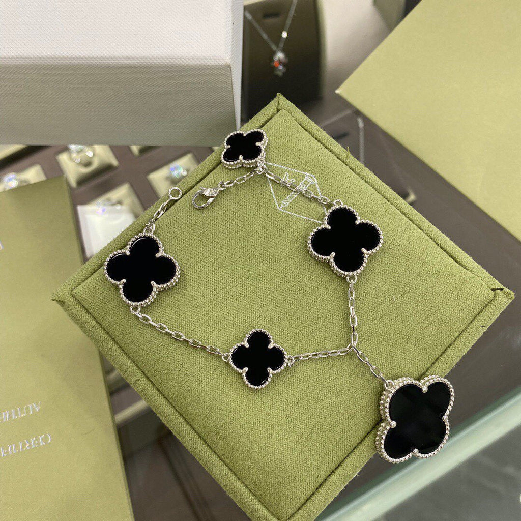 Van Cleef & Arpels CLOVER 5 MOTIFS SIVLER ONYX BRACELET