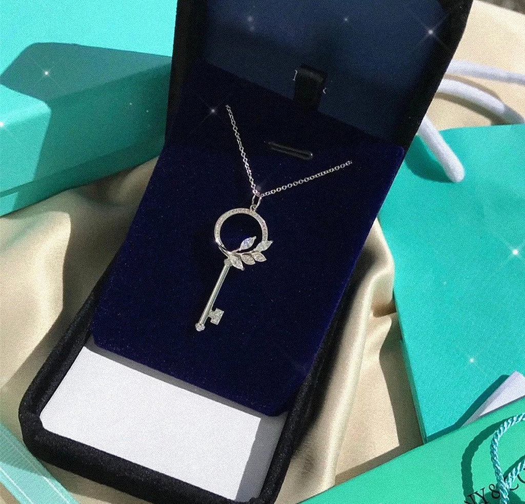 TIFFANY VICTORIA DIAMOND PINK GOLD VINE CIRCLE KEY NECKLACE