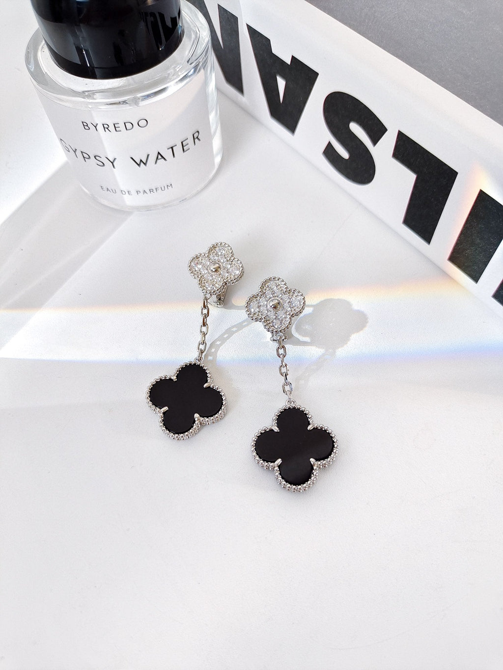 Van Cleef & Arpels CLOVER 2 MOTIFS SILVER DIAMOND ONYX