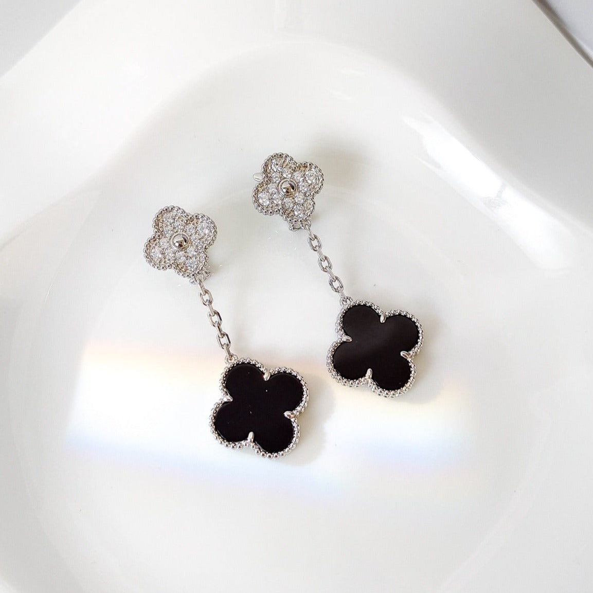 Van Cleef & Arpels CLOVER 2 MOTIFS SILVER DIAMOND ONYX