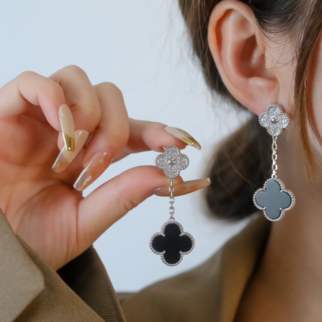 Van Cleef & Arpels CLOVER 2 MOTIFS SILVER DIAMOND ONYX