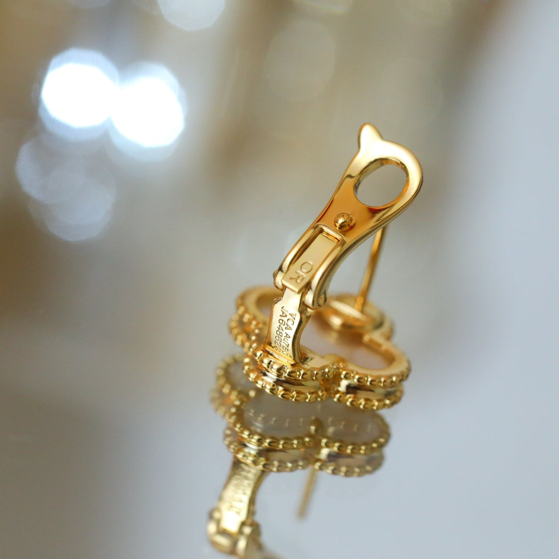 Van Cleef & Arpels CLOVER MEDIUM GOLD MOP STUD EARRINGS