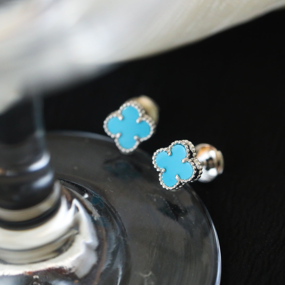 Van Cleef & Arpels CLOVER MINI SILVER ONYX STUD EARRINGS