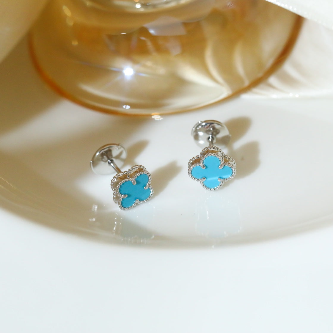 Van Cleef & Arpels CLOVER MINI SILVER ONYX STUD EARRINGS