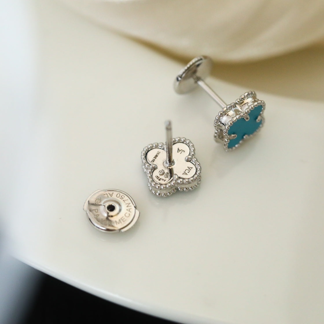 Van Cleef & Arpels CLOVER MINI SILVER ONYX STUD EARRINGS