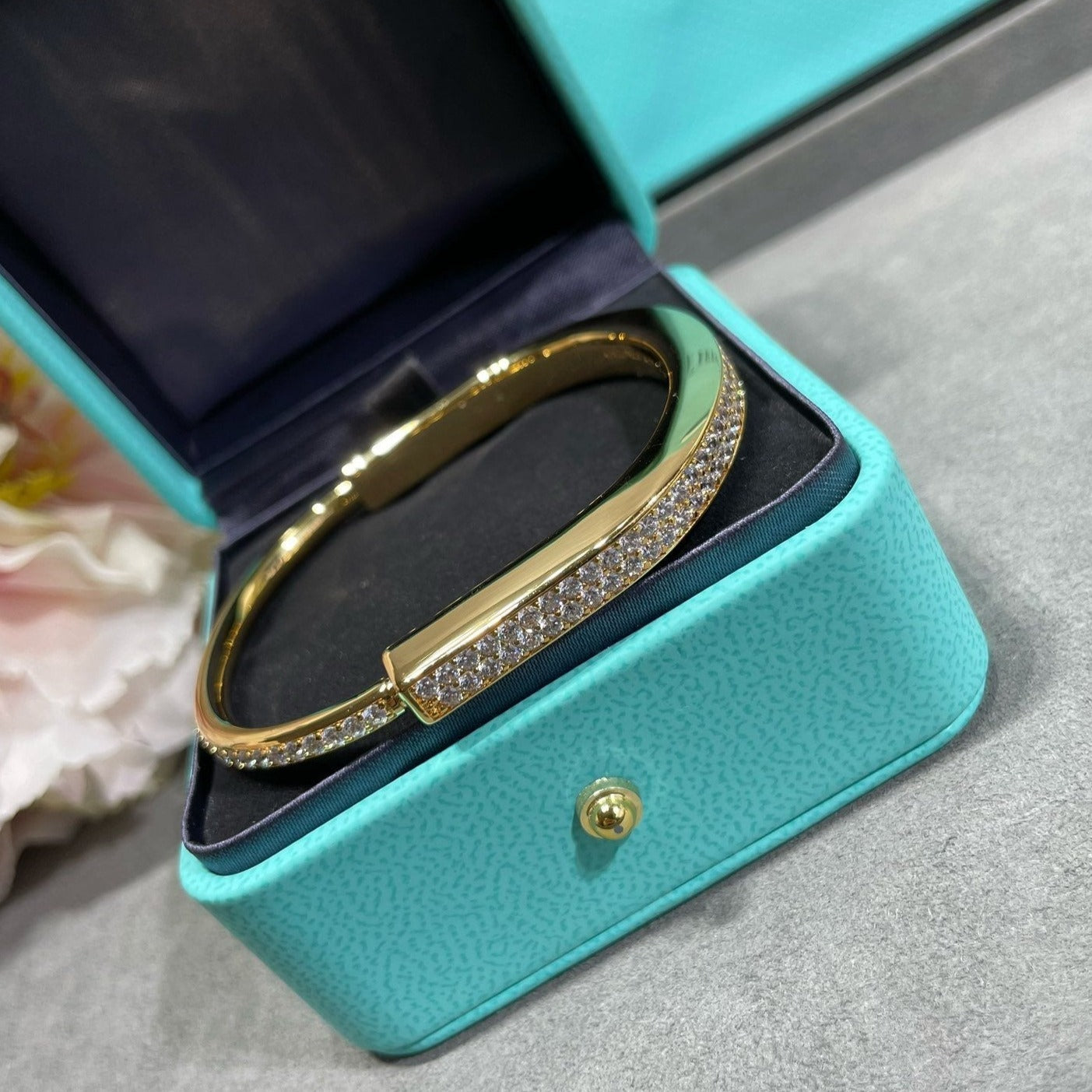 TIFFANY LOCK BRACELET DIAMOND PAVED