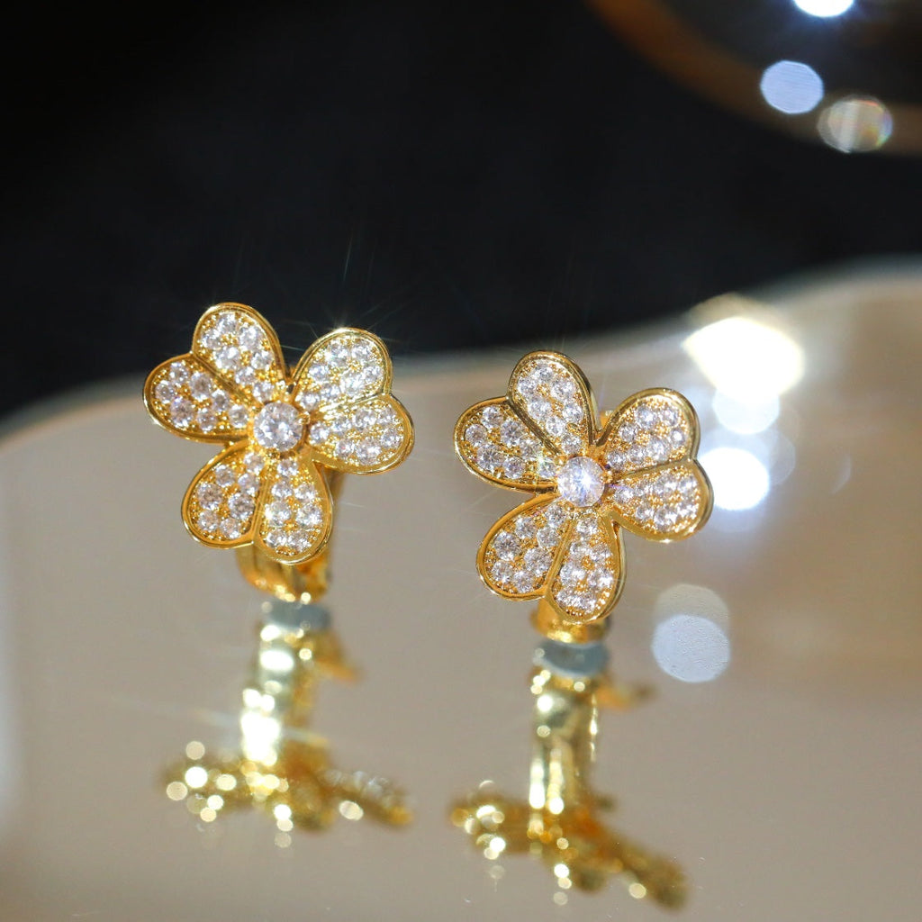 Van Cleef & Arpels FRIVOLE FLOWER DIAMOND EARRINGS