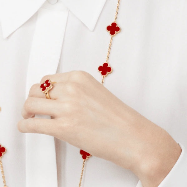 Van Cleef & Arpels CLOVER CARNELIAN RING PINK GOLD DIAMOND