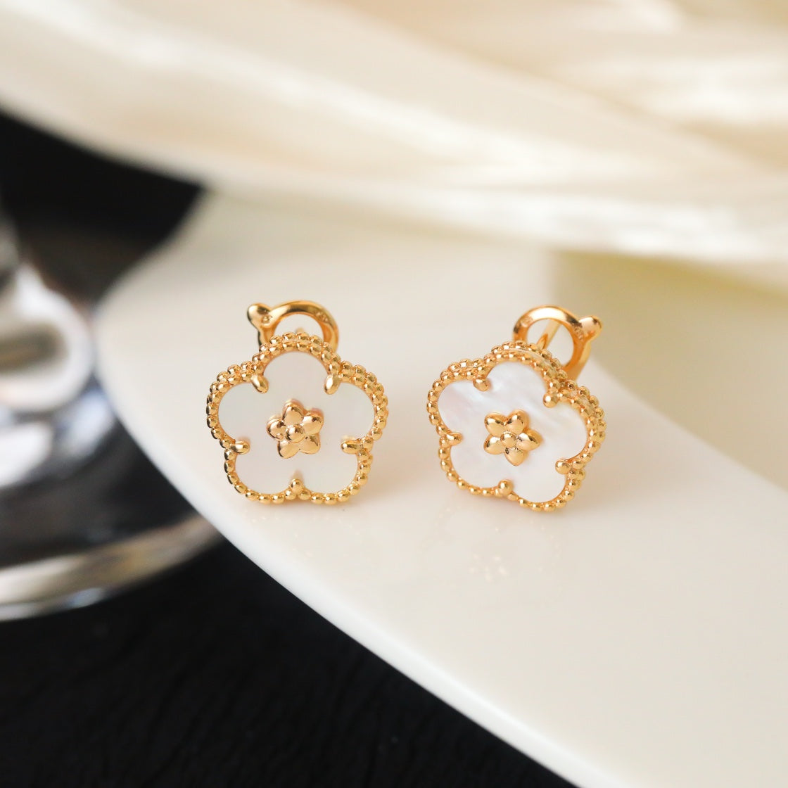Van Cleef & Arpels LUCKY SPRING PINK GOLD MOP EARRINGS