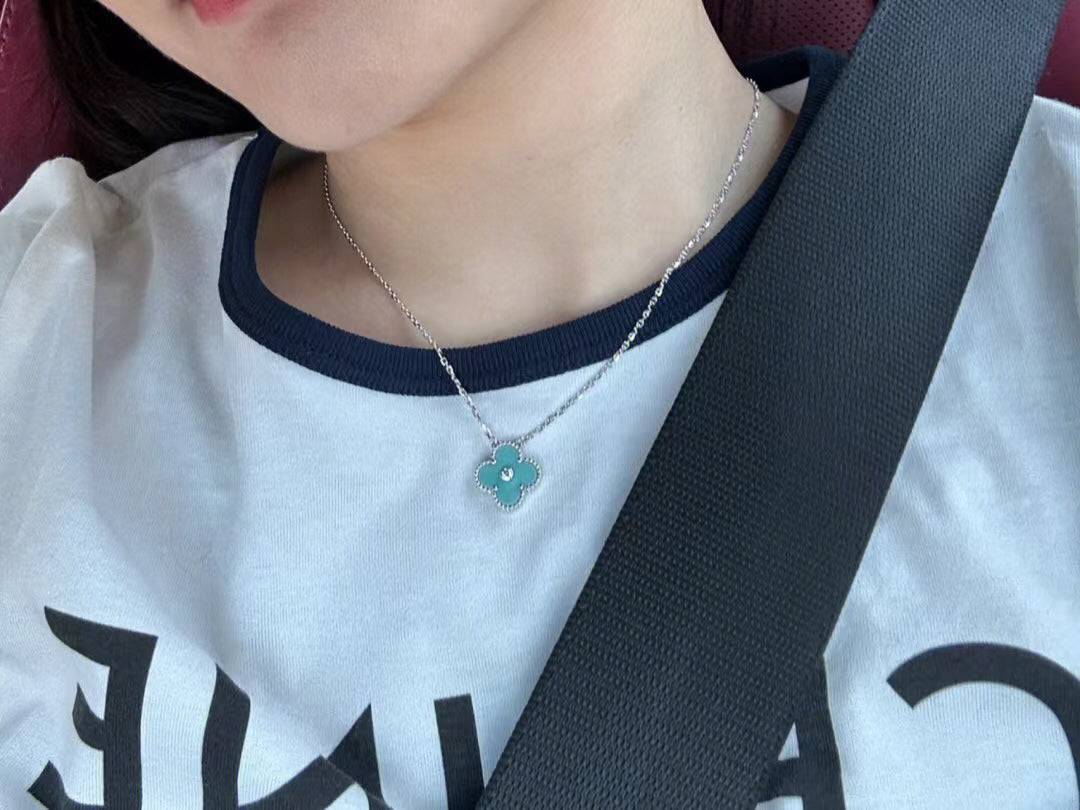 Van Cleef & Arpels CLOVER 1 DIAMOND LIGHT BLUE SILVER NECKLACE