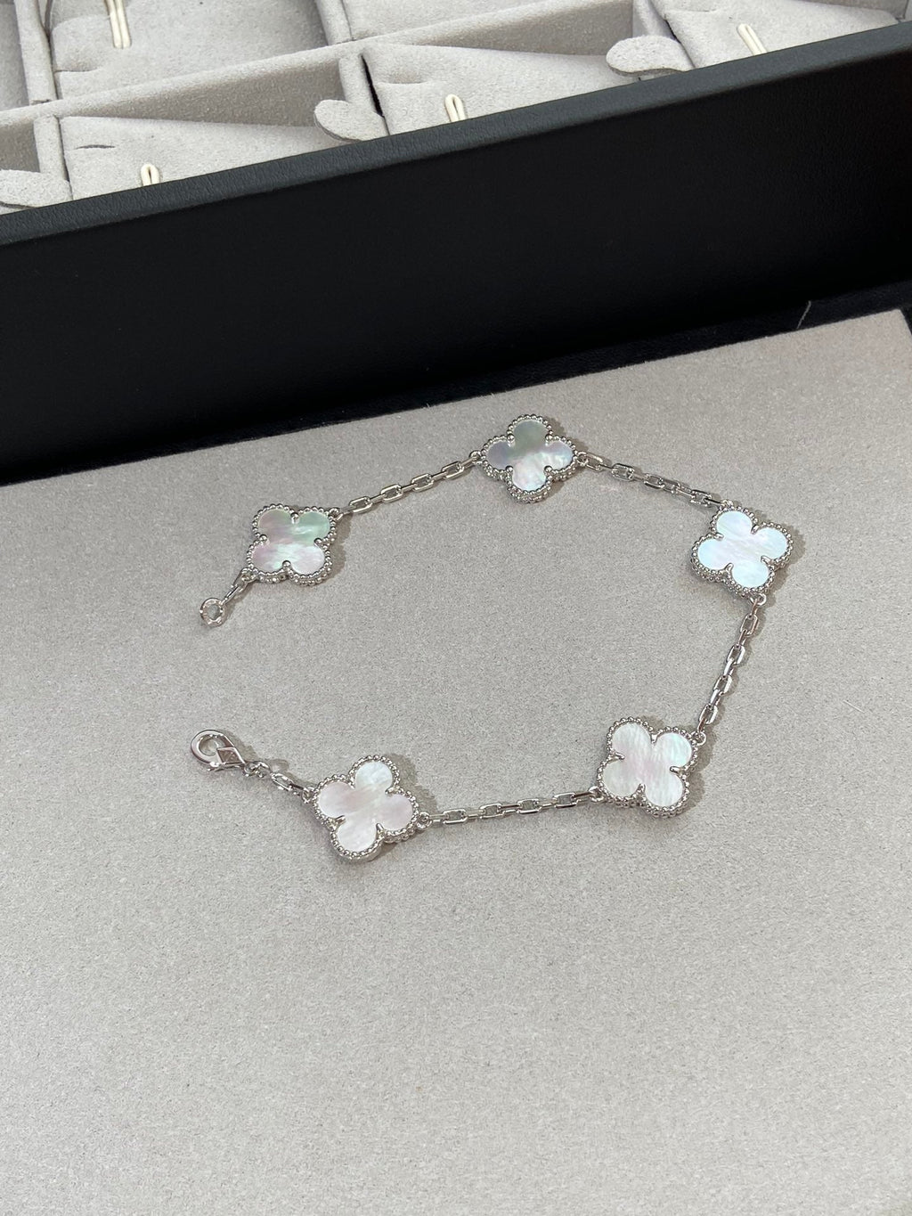 Van Cleef & Arpels CLOVER SILVER MOP 5 MOTIF BRACELET