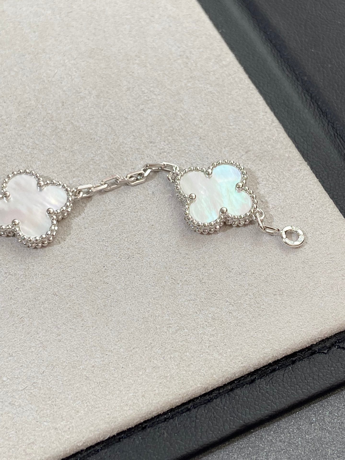 Van Cleef & Arpels CLOVER SILVER MOP 5 MOTIF BRACELET