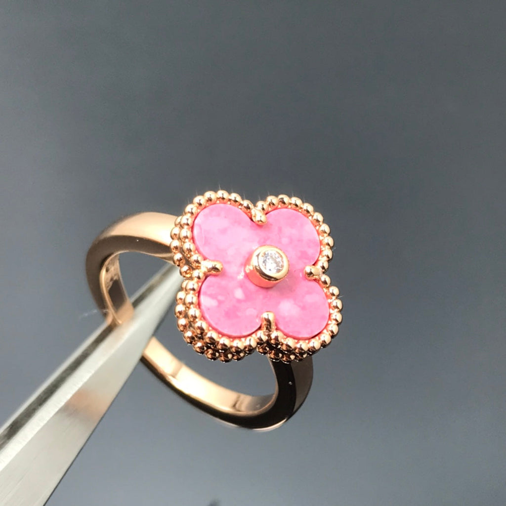Van Cleef & Arpels CLOVER RHODONITE PINK GOLD RING