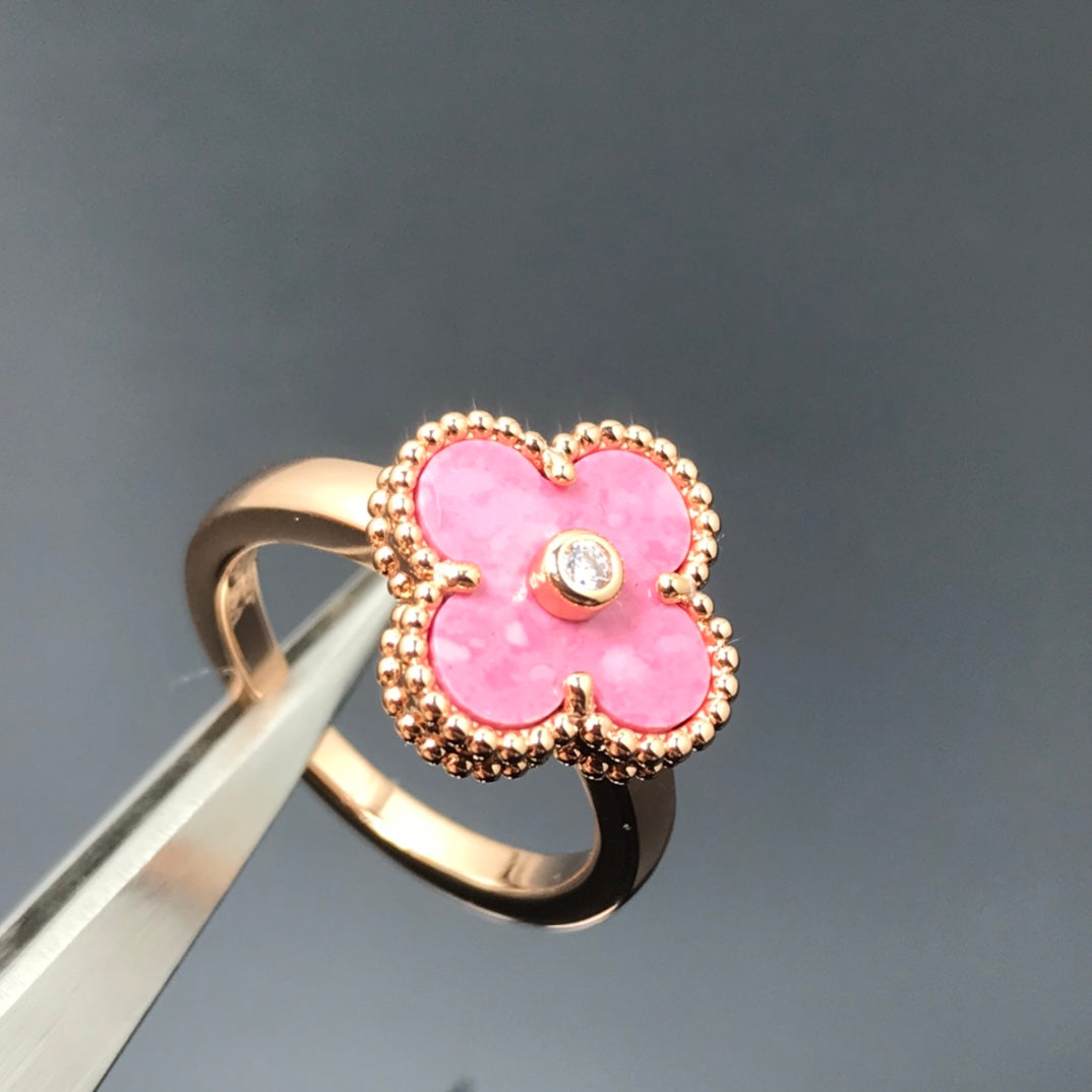 Van Cleef & Arpels CLOVER RHODONITE PINK GOLD RING