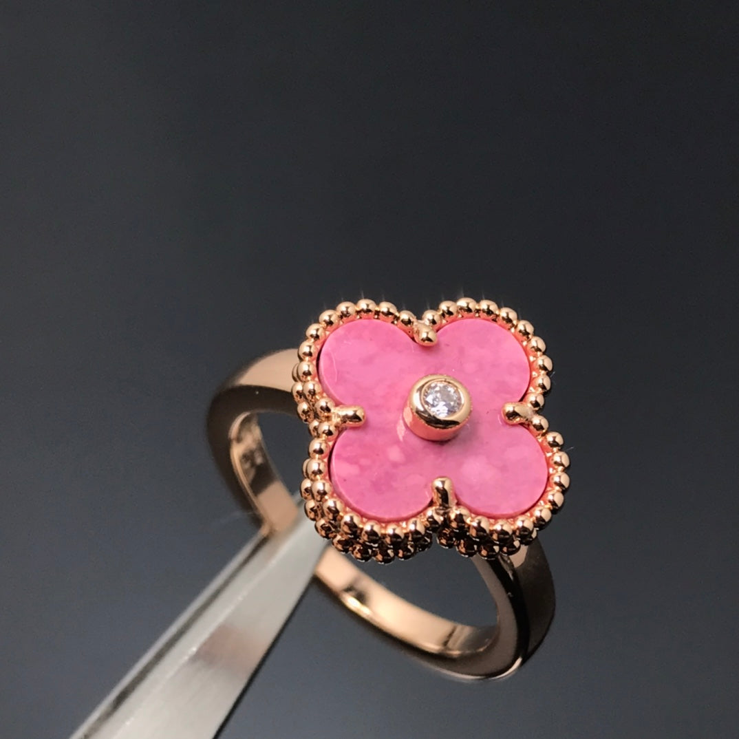 Van Cleef & Arpels CLOVER RHODONITE PINK GOLD RING