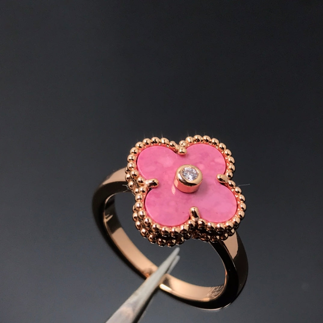 Van Cleef & Arpels CLOVER RHODONITE PINK GOLD RING