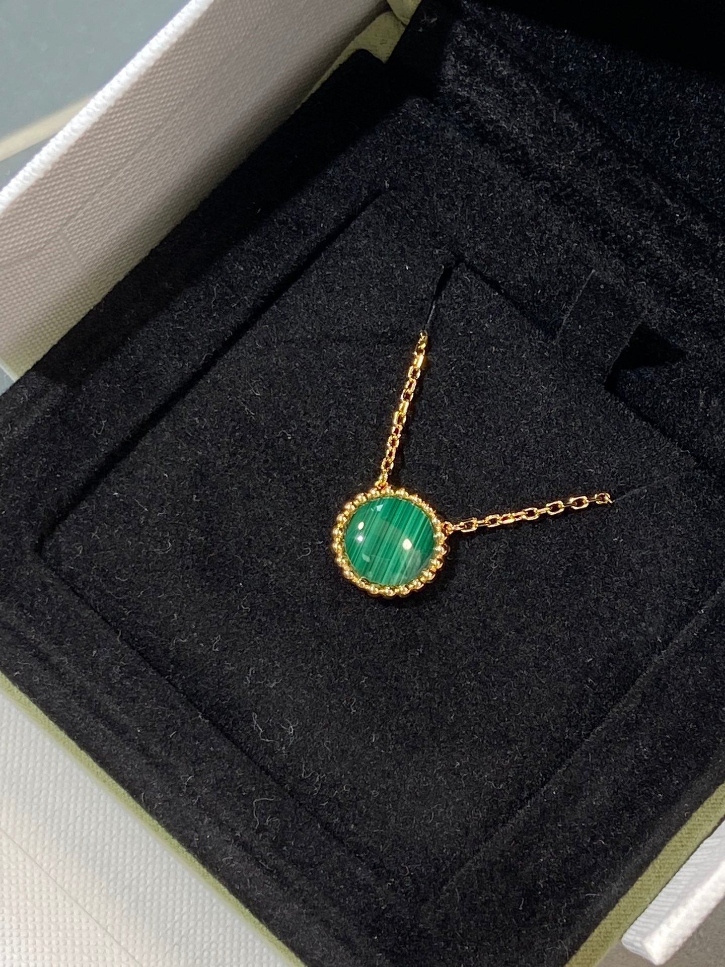 Van Cleef & Arpels COULEURS MALACHITE PINK GOLD NECKLACE