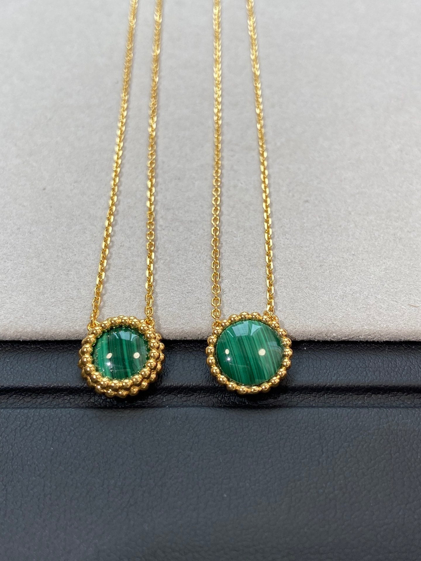 Van Cleef & Arpels COULEURS MALACHITE PINK GOLD NECKLACE