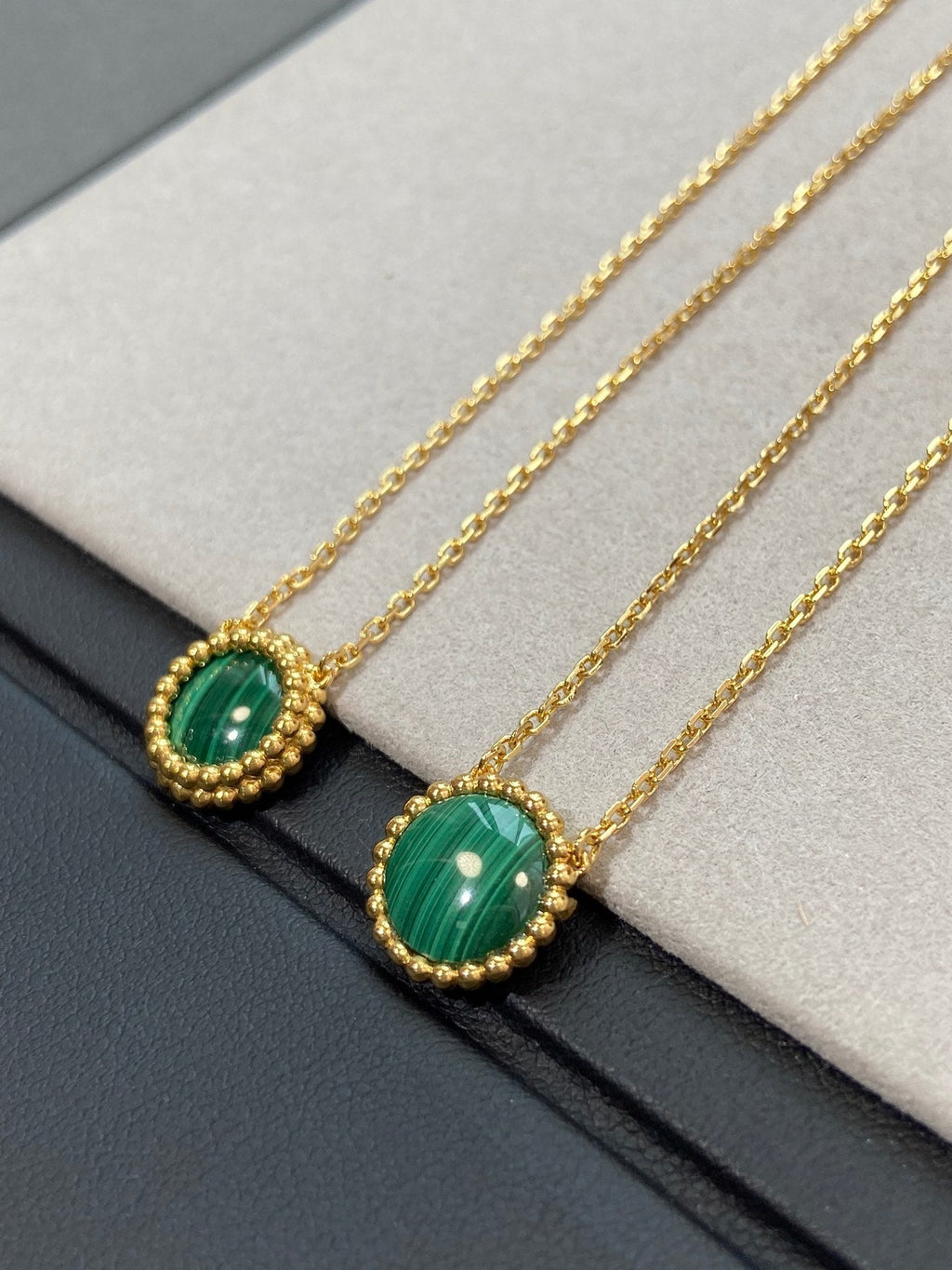 Van Cleef & Arpels COULEURS MALACHITE PINK GOLD NECKLACE