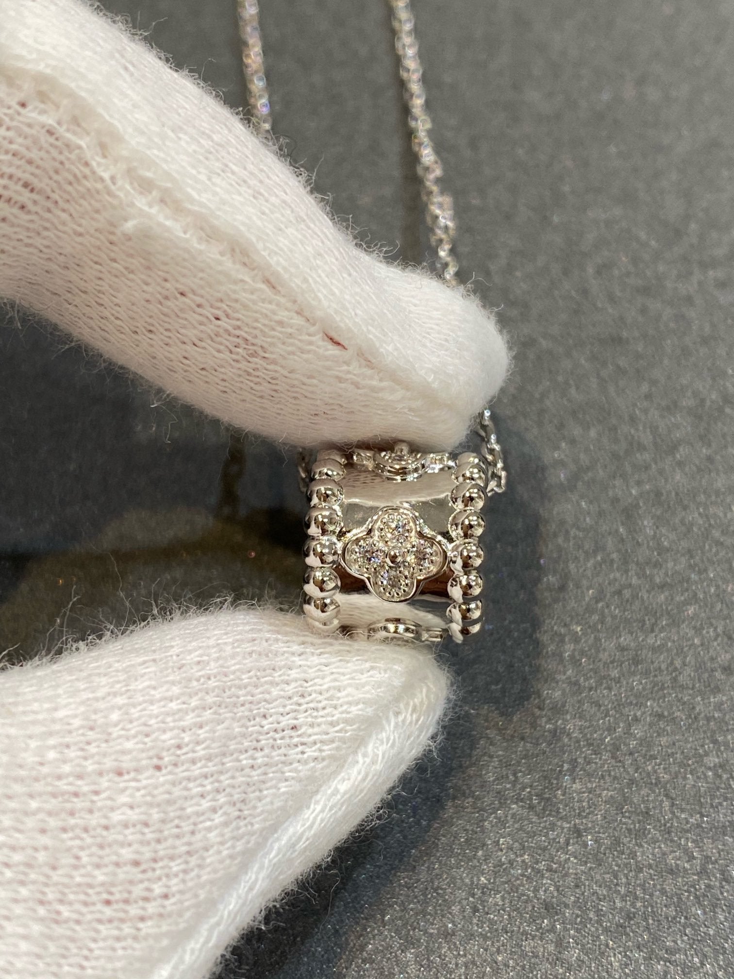 Van Cleef & Arpels PERLEE PEDANT SIVLER DIAMOND NECKLACE