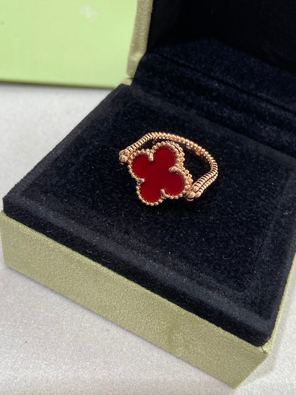 Van Cleef & Arpels CLOVER RIVERSIBLE PINK GOLD RING