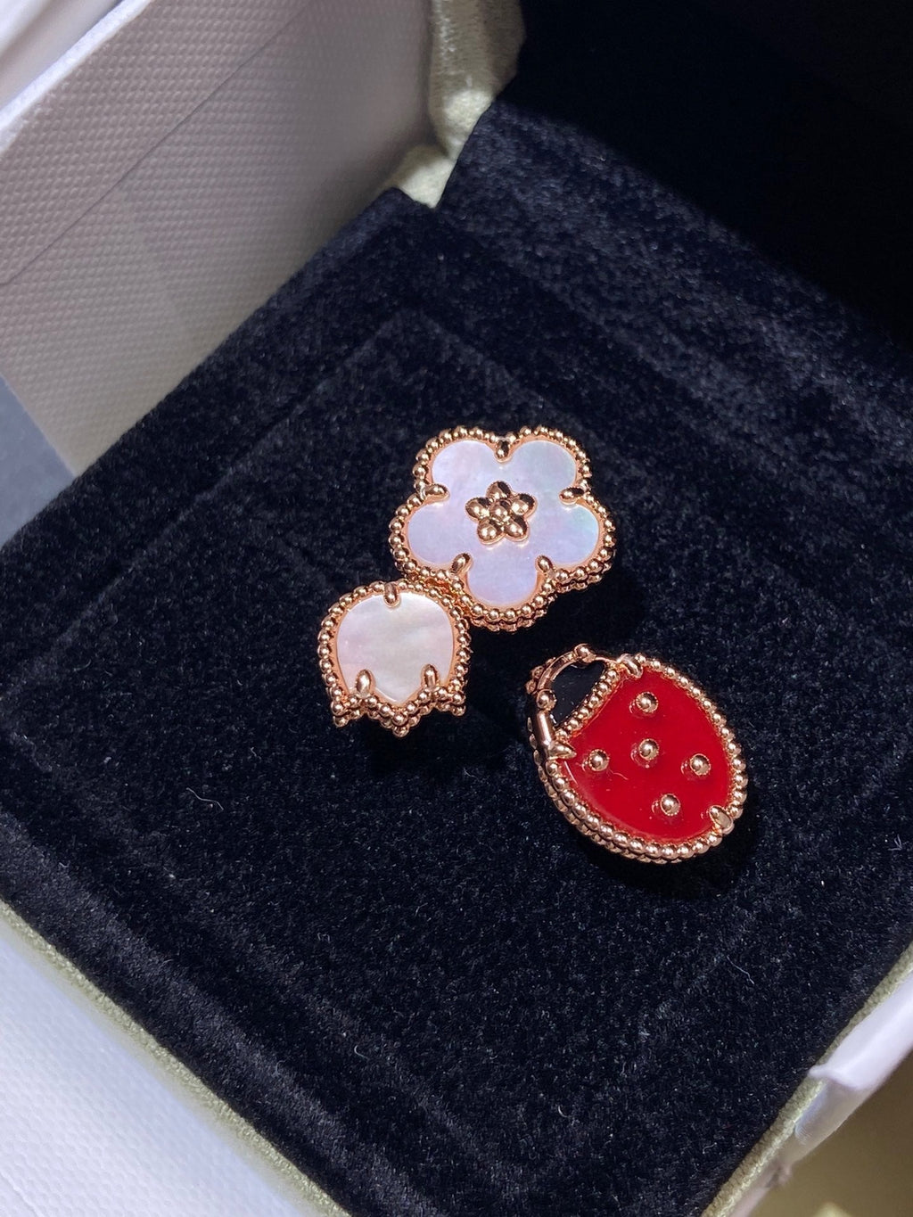 Van Cleef & Arpels LUCKY SPRING 3 MOTIF PINK GOLD RING