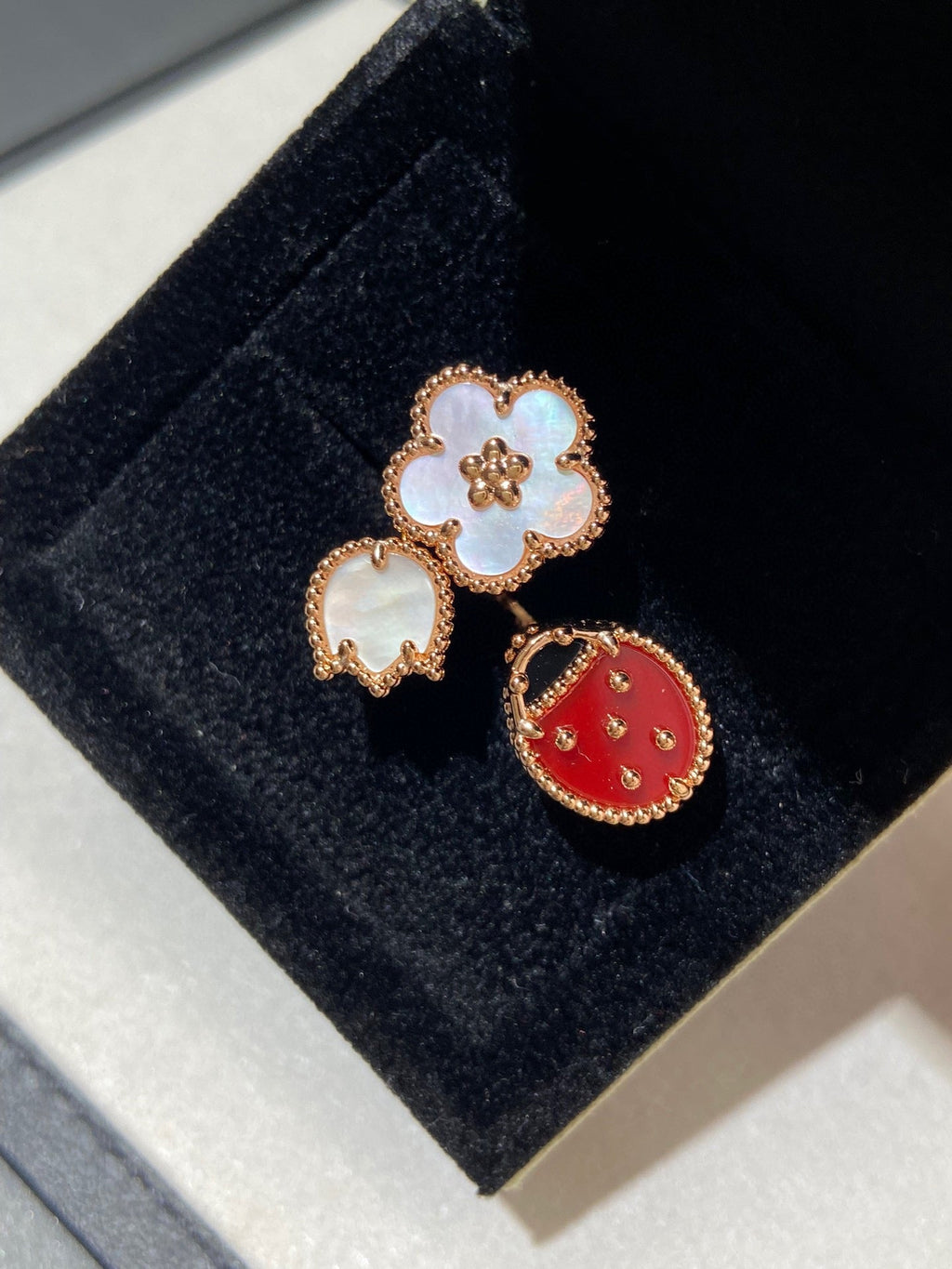 Van Cleef & Arpels LUCKY SPRING 3 MOTIF PINK GOLD RING