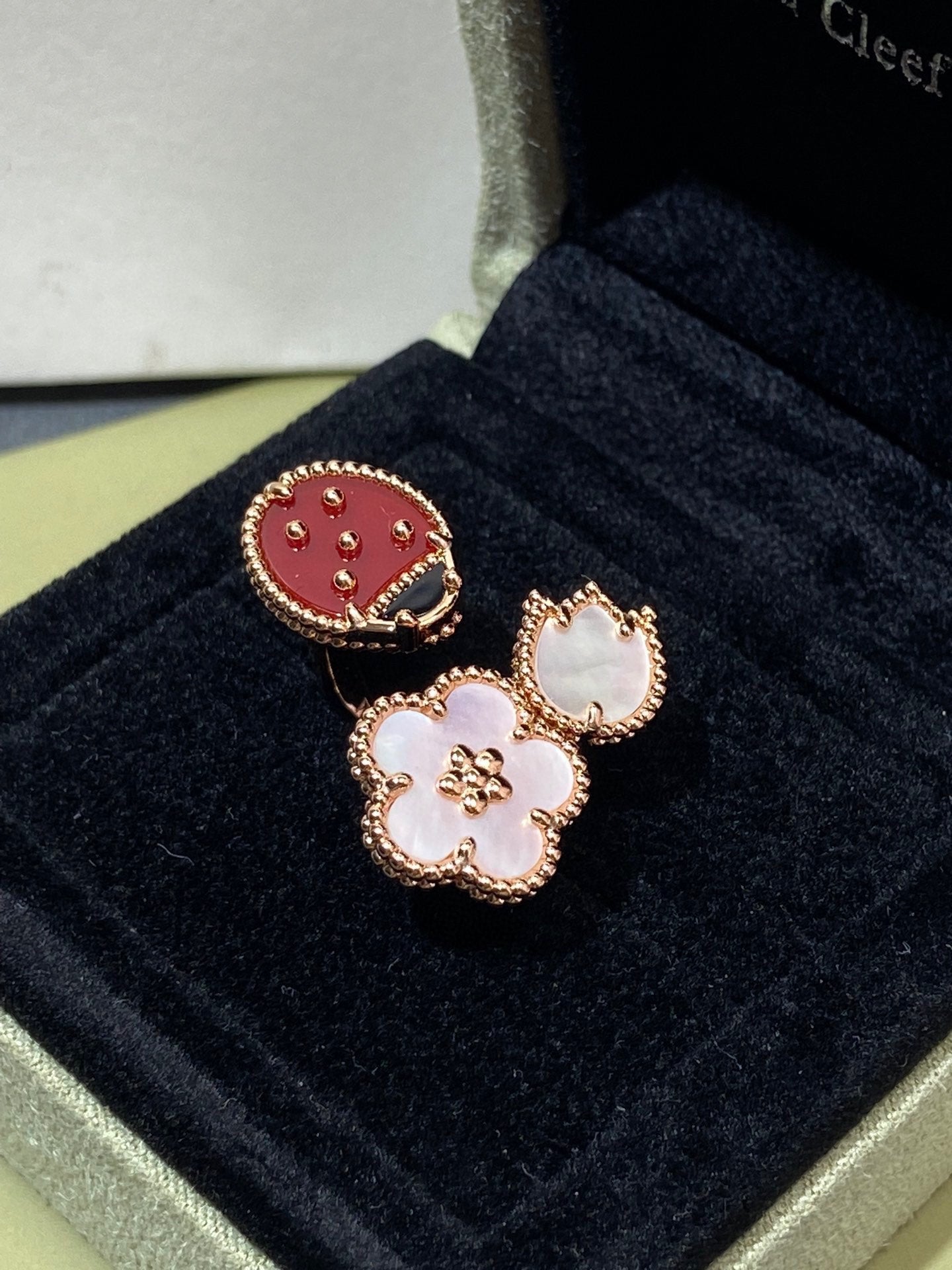 Van Cleef & Arpels LUCKY SPRING 3 MOTIF PINK GOLD RING