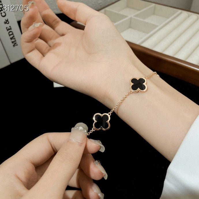 Van Cleef & Arpels PURE CLOVER ONYX BRACELET 4 MOTIFS