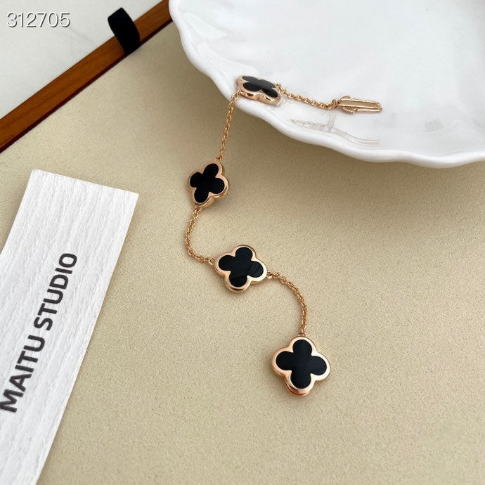 Van Cleef & Arpels PURE CLOVER ONYX BRACELET 4 MOTIFS