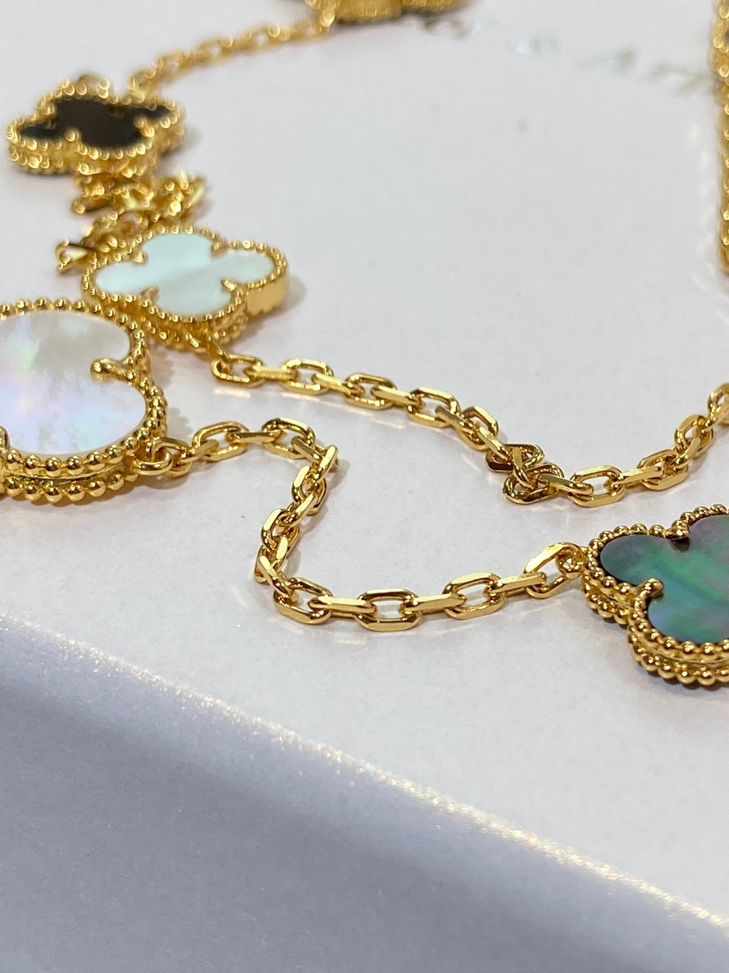 Van Cleef & Arpels CLOVER ONYX MOP 16 MOTIF GOLD 130CM NECKLACE