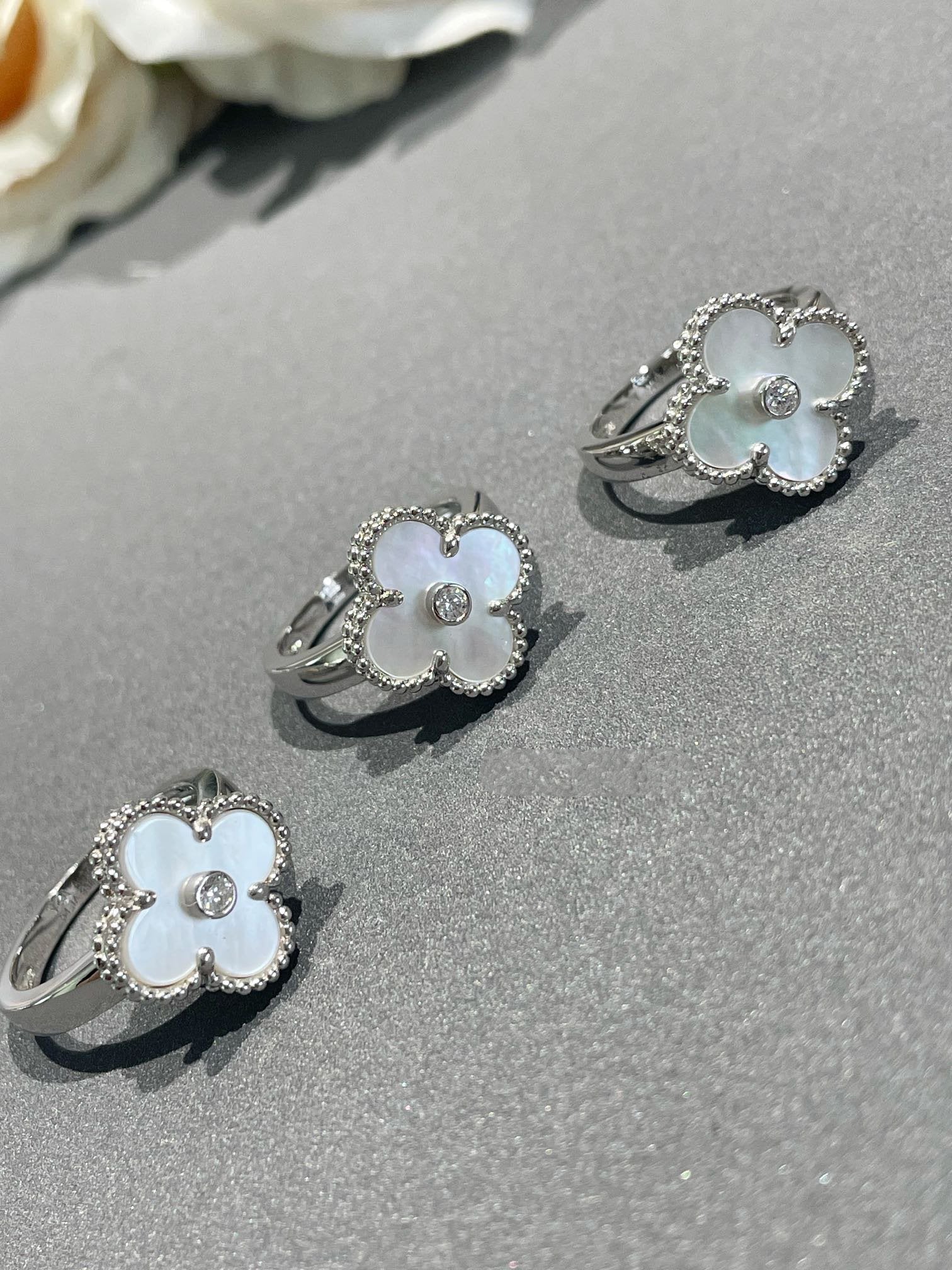 Van Cleef & Arpels CLOVER SILVER MOP DIAMOND RING