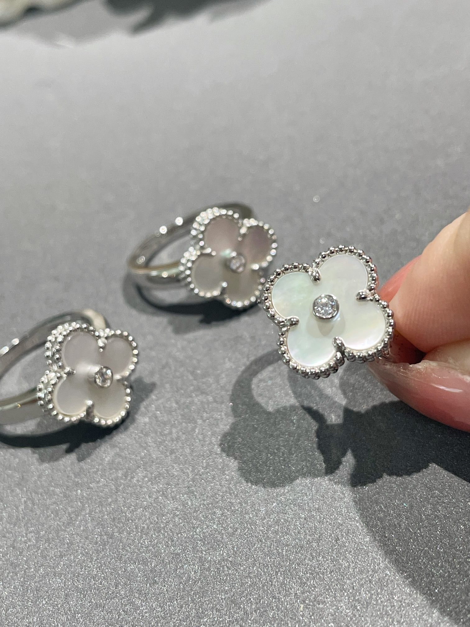 Van Cleef & Arpels CLOVER SILVER MOP DIAMOND RING