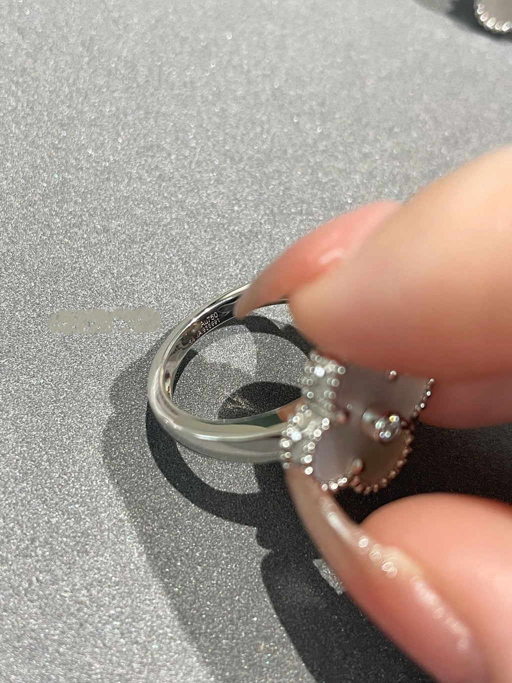 Van Cleef & Arpels CLOVER SILVER MOP DIAMOND RING
